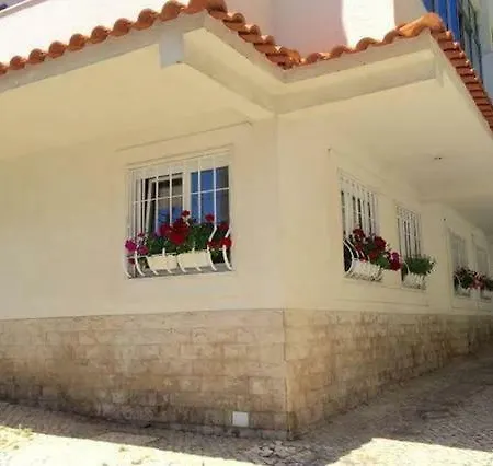 Well Situated And Cosy In Monte Daire *